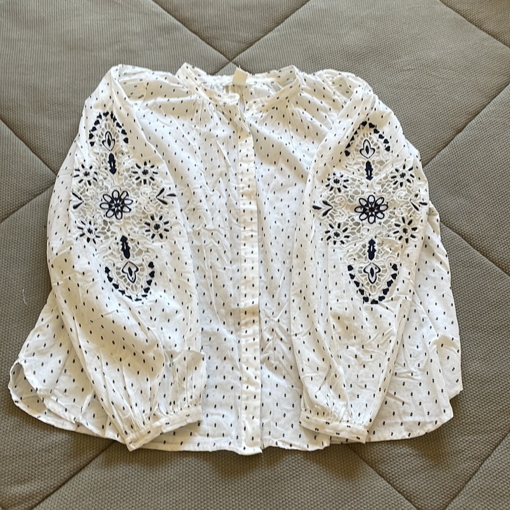 NWT H&M L.O.G.G. Woman Size 10 Boho Embroidered Long Sleeve Button Down Blouse